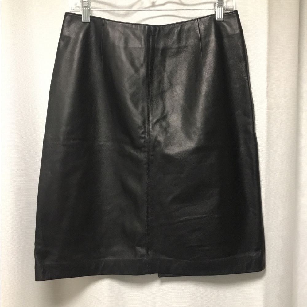 Lord & Taylor black leather pencil skirt sz 8